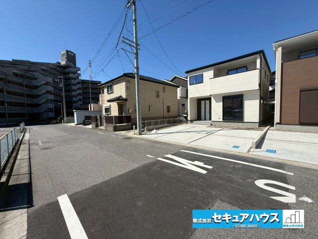【今からご案内可能】刈谷市野田町北菰神 全2棟の前面道路含む現地写真|事前予約にて現地ご見学いただけます！お気軽にお問い合わせください♪
■株式会社　セキュアハウス■
住宅ローンに強く、知識、経験豊富なスタッフ在籍
お客様に寄り添い、ご成約後もサポート致します。