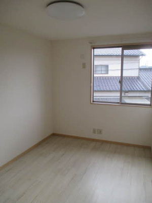 【居間・リビング】 | Uハイツカリス | ゆったりとしたリビングです