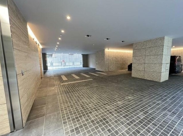 文京区本郷１丁目の賃貸マンションのその他|駐車場入口