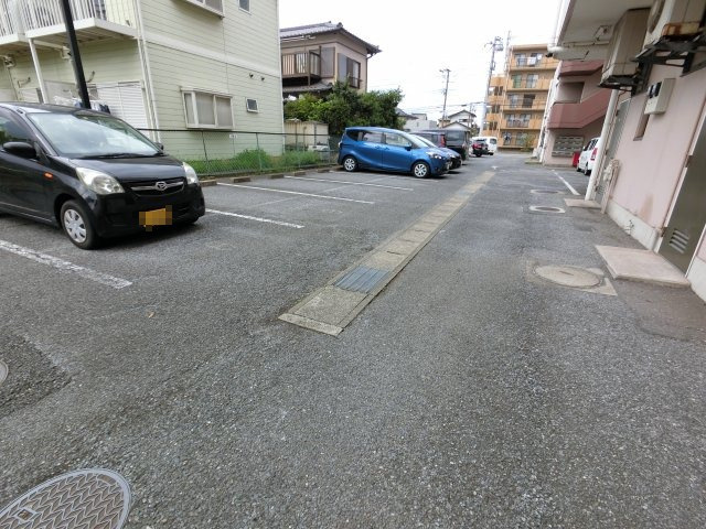 【駐車場】