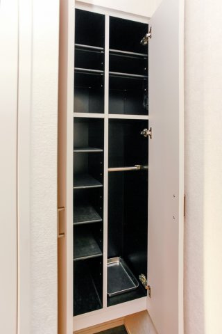 サヴォイブロンズガーデニア　4階の収納|別号室です。現状優先になります。