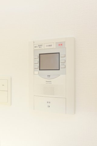 サヴォイブロンズガーデニア　4階のセキュリティ|別号室です。現状優先になります。