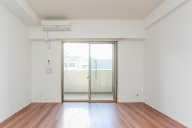 サヴォイブロンズガーデニア　4階の居間・リビング|別号室です。現状優先になります。