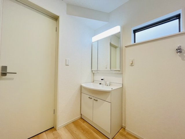 東海市富貴ノ台6-15『仲介手数料無料』新築戸建ての独立洗面台