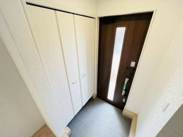 東海市富貴ノ台6-15『仲介手数料無料』新築戸建ての玄関