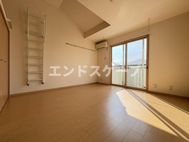 ローレルコート　Ⅲの居間・リビング|高崎、前橋のお部屋探しはエンドスケープまで！お客様の理想お聞かせ下さい♪