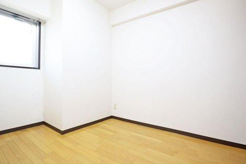 ライオンズマンション明石江井ヶ島の内装|納戸