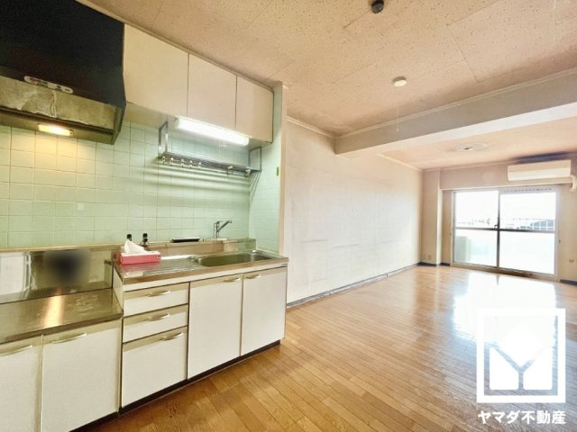 伏見日光ハイツ一号棟の居間・リビング