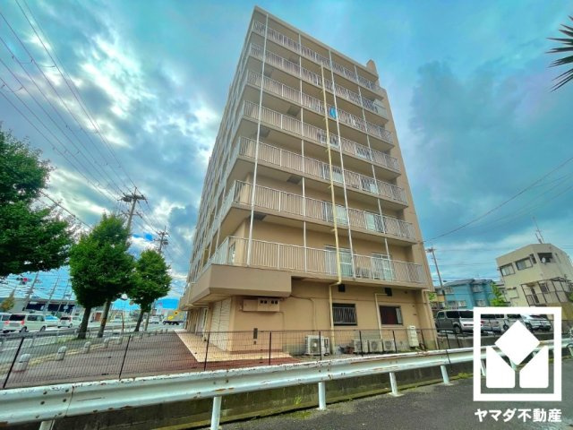 伏見日光ハイツ一号棟の外観