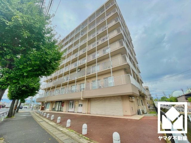 伏見日光ハイツ一号棟の外観