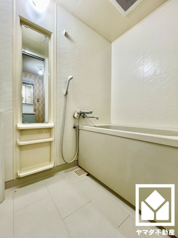 伏見日光ハイツ一号棟の浴室