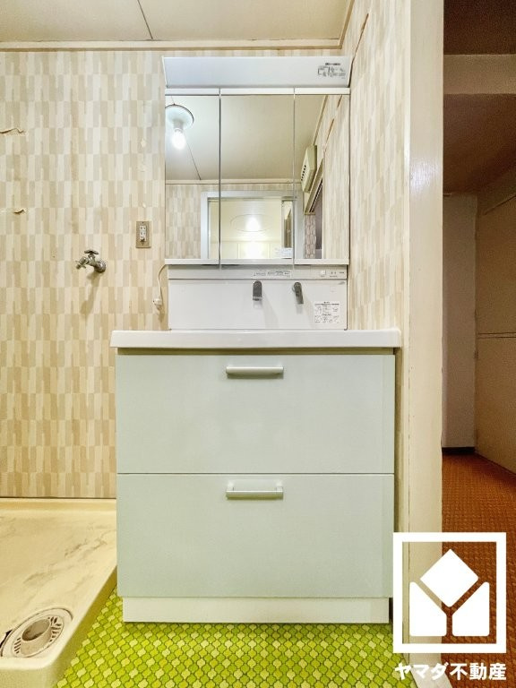 伏見日光ハイツ一号棟の独立洗面台