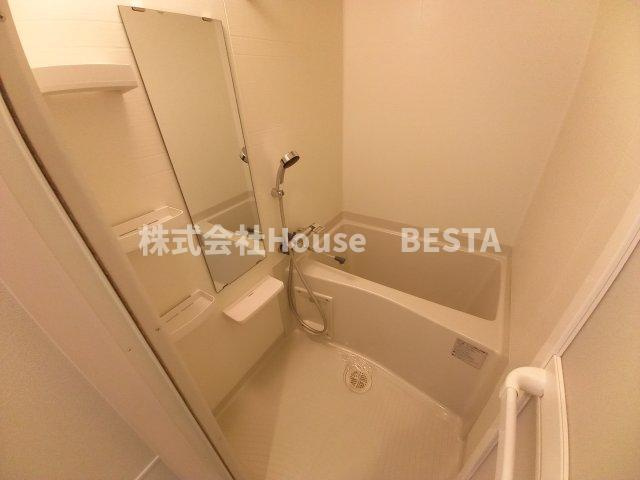 プレサンスジェネ新神戸ステーションフロントの浴室