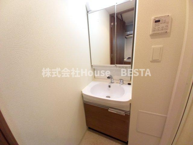 プレサンスジェネ新神戸ステーションフロントの独立洗面台