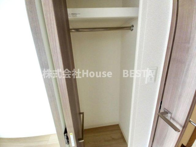 プレサンスジェネ新神戸ステーションフロントの収納