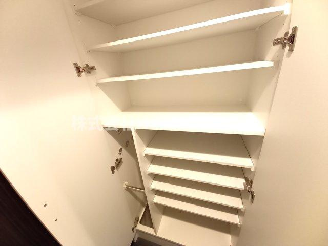 プレサンスジェネ新神戸ステーションフロントの収納