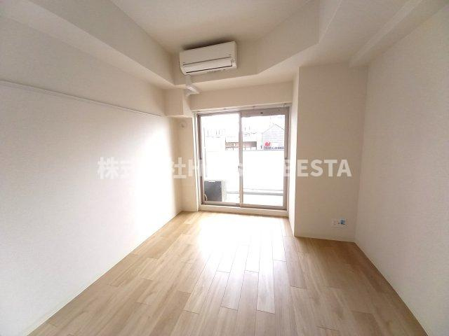 プレサンスジェネ新神戸ステーションフロントの居間・リビング