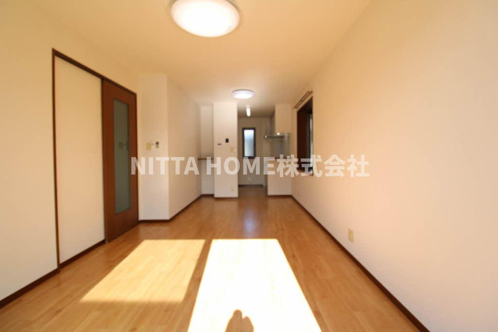 ツイン・アイリスの居間・リビング|リビングは13帖です♪