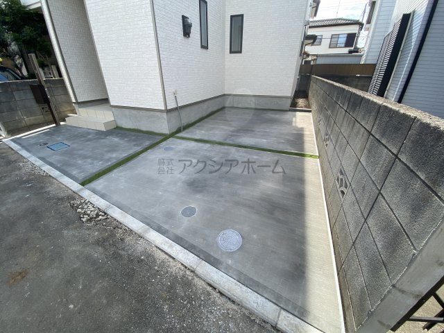 所沢市和ケ原2丁目・全1棟　新築一戸建　～リビング階段～の駐車場|カースペース1台