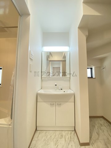 所沢市和ケ原2丁目・全1棟　新築一戸建　～リビング階段～の独立洗面台