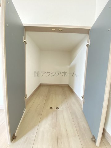 所沢市和ケ原2丁目・全1棟　新築一戸建　～リビング階段～の収納|リビング収納