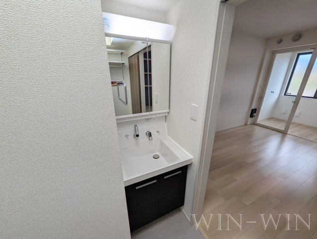 ヒカルサ豊橋東田町 Ⅰの独立洗面台