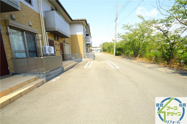 サンガーデン高津橋の駐車場