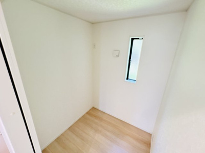 【内装】 | 柏市新逆井１丁目新築戸建【土南部小学校：4分】 | 2帖テレワークルーム