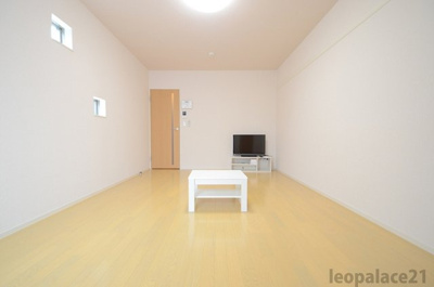 【居間・リビング】 | クレイノサンセーズ | 備品や設備仕様は号室等により異なります現地をご確認下さい。