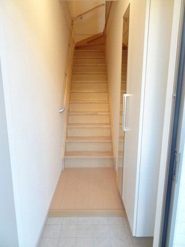 カーサ　アルベロディピノＡの玄関|毎日通る玄関はこちらです