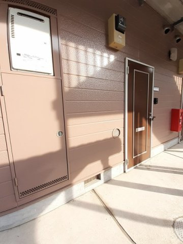 カーザ・モラエスのエントランス|落ち着いたエントランスです