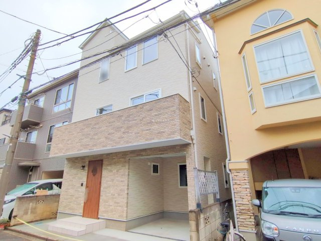 入間郡三芳町大字竹間沢の新築一戸建の外観|屋上は12帖の広さがあり、BBQなども楽しめそう♪