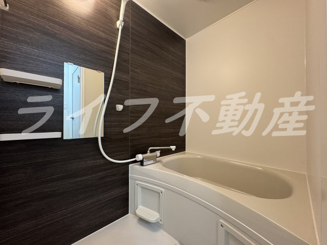 室内フルリノベーション完成！の浴室|日々の疲れを癒すお風呂付です