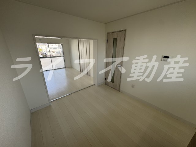 室内フルリノベーション完成！の居間・リビング|おしゃれな居間です