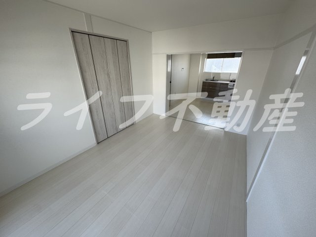 室内フルリノベーション完成！の洋室|洋室です