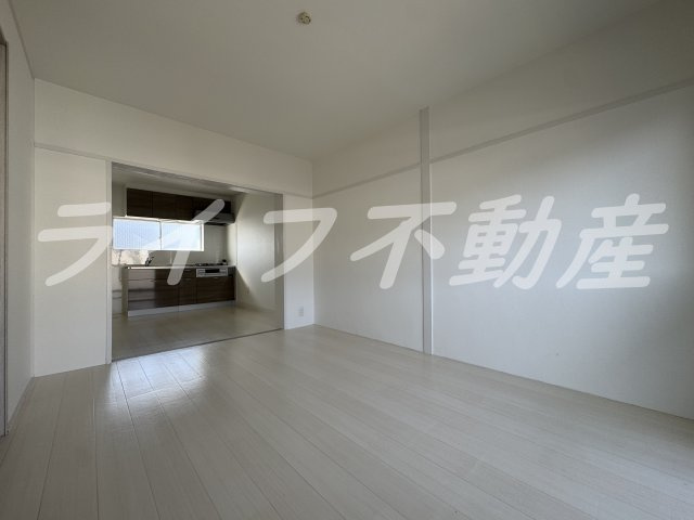 室内フルリノベーション完成！の寝室|使い勝手のいい寝室です