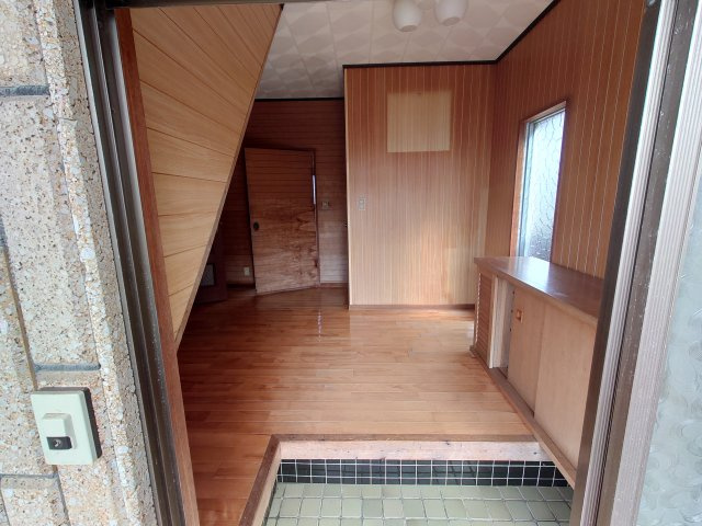 串間市大字西方の中古一戸建の玄関