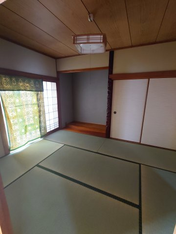 串間市大字西方の中古一戸建の和室|1階の南側6畳の和室です