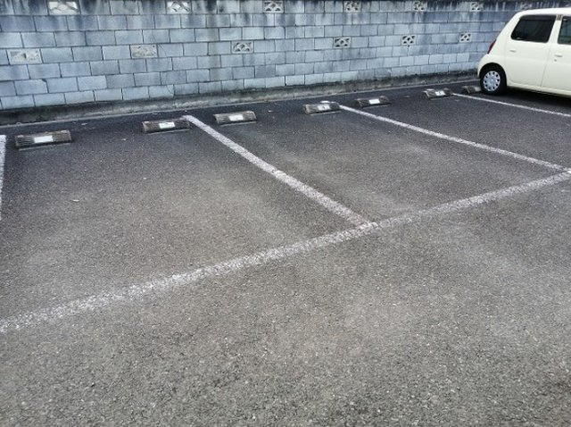 ドルチェの駐車場