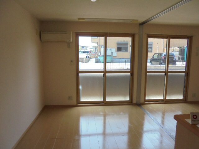 パークハイム参番館　Ａ棟の居間・リビング