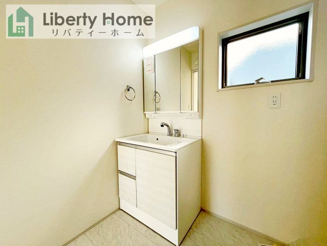 ひたちなか市堀口第4　新築戸建　1号棟の独立洗面台