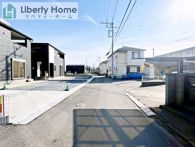 ひたちなか市堀口第4　新築戸建　1号棟の前面道路含む現地写真