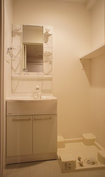 新品家具付きマンション天神34(KaGood福岡)の洗面所