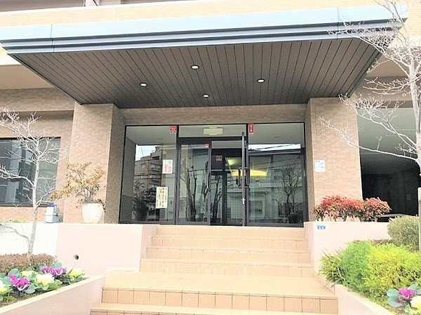 レジオン豊中千里中央のエントランス