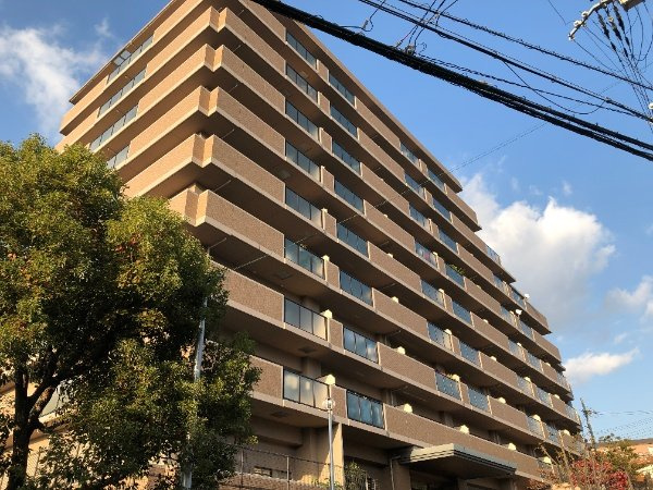 レジオン豊中千里中央の外観