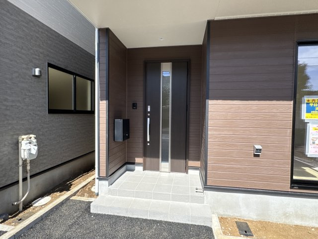 柏市新逆井１丁目新築戸建【土南部小学校：4分】のエントランス|エントランス・玄関ポーチ