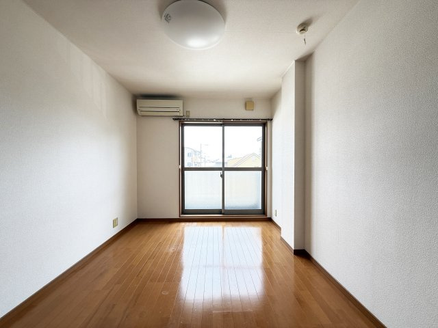 E-CASA入明の洋室