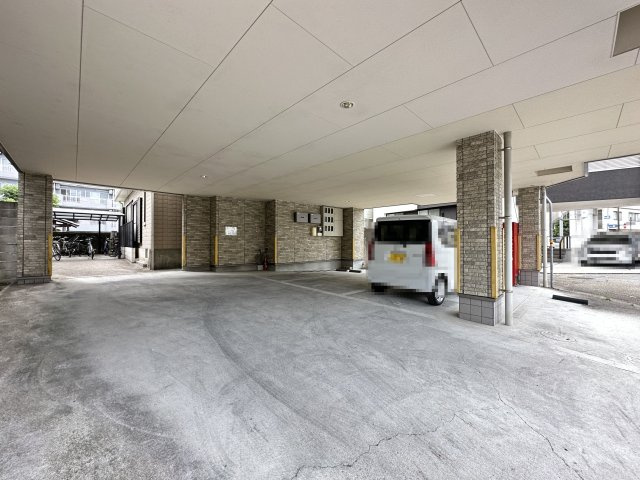 E-CASA入明の駐車場