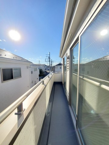 三郷市　彦糸1丁目　新築戸建　全4棟のバルコニー|陽当たり良好なバルコニーです