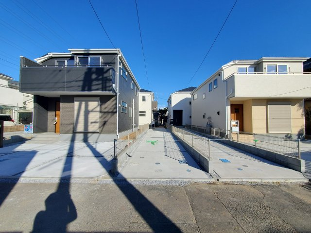 三郷市　彦糸1丁目　新築戸建　全4棟の前面道路含む現地写真|前面道路含む現地写真です